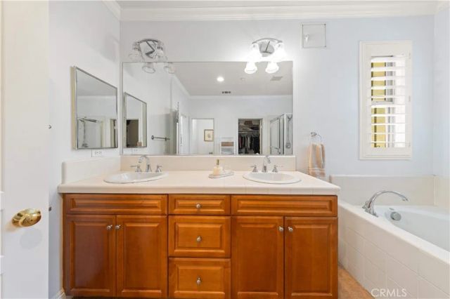 111 Chantilly, Irvine, CA 92620