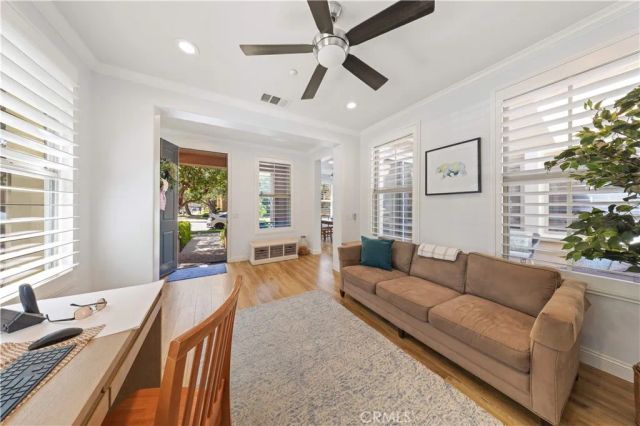 111 Chantilly, Irvine, CA 92620
