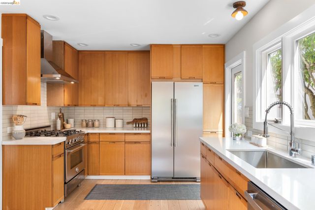 260 Grizzly Peak Blvd, Kensington, CA 94708