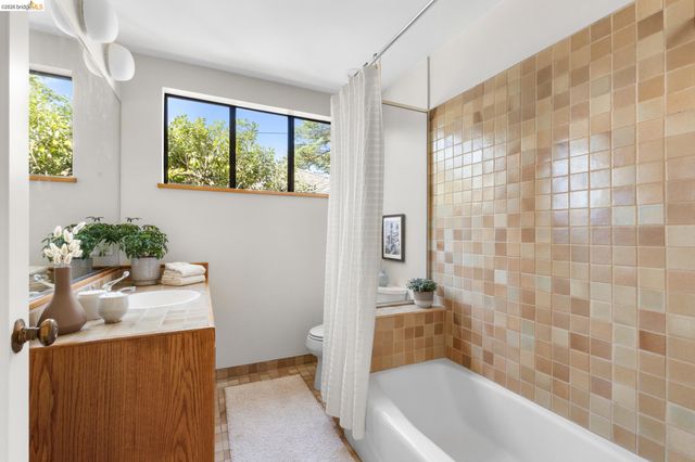 260 Grizzly Peak Blvd, Kensington, CA 94708