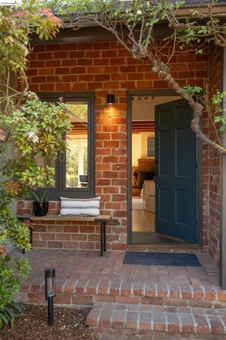 260 Grizzly Peak Blvd, Kensington, CA 94708