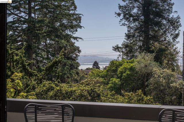 260 Grizzly Peak Blvd, Kensington, CA 94708