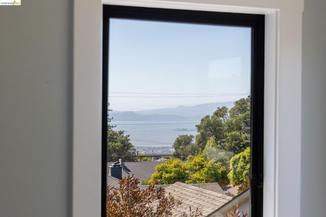 260 Grizzly Peak Blvd, Kensington, CA 94708