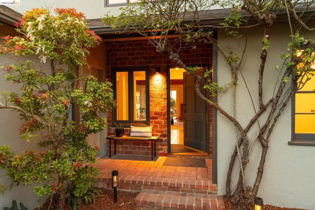 260 Grizzly Peak Blvd, Kensington, CA 94708