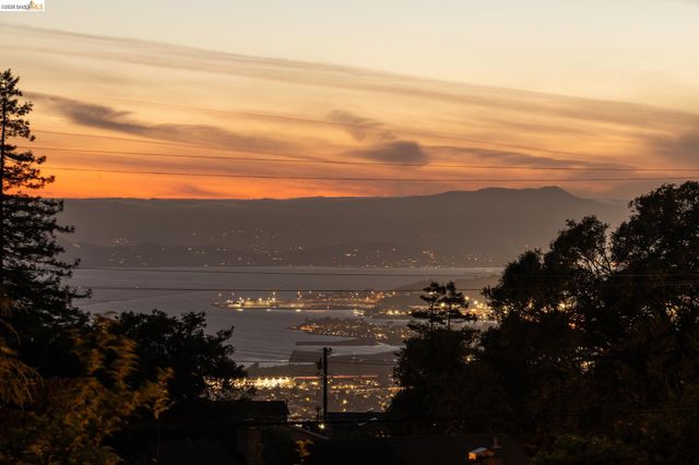 260 Grizzly Peak Blvd, Kensington, CA 94708