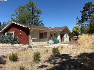 82 El Camino Corto, Walnut Creek, CA 94596