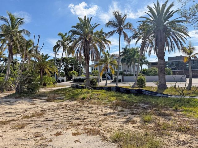 831 SIESTA DRIVE, Sarasota, FL 34242