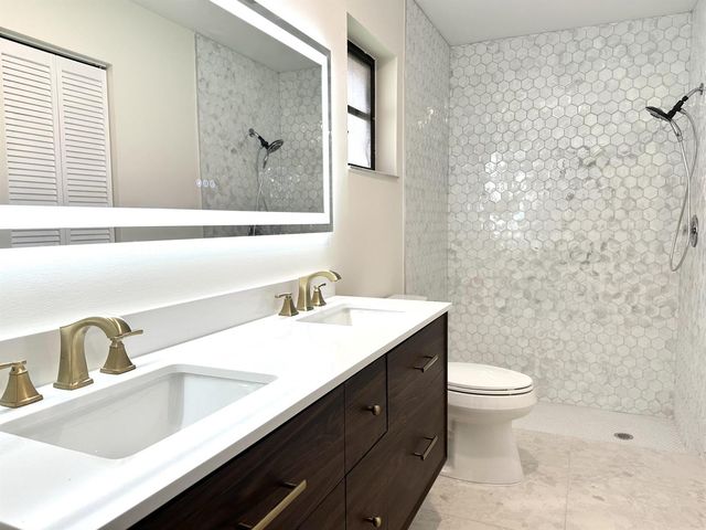 6410 Royal Manor Circle, Delray Beach, FL 33484