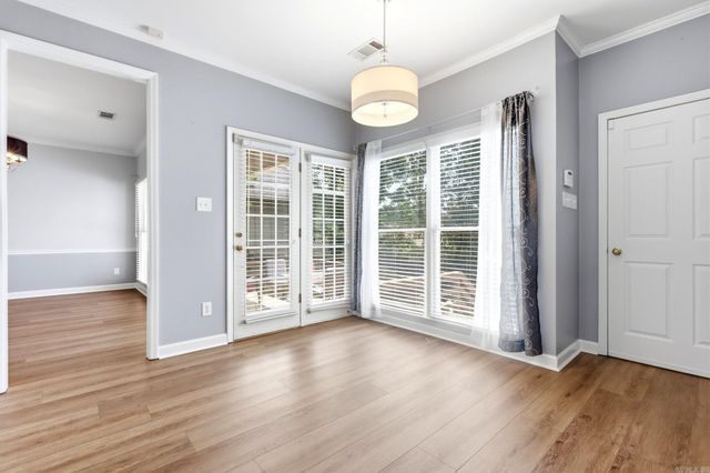 7 Carrollton Ct Court, Little Rock, AR 72211