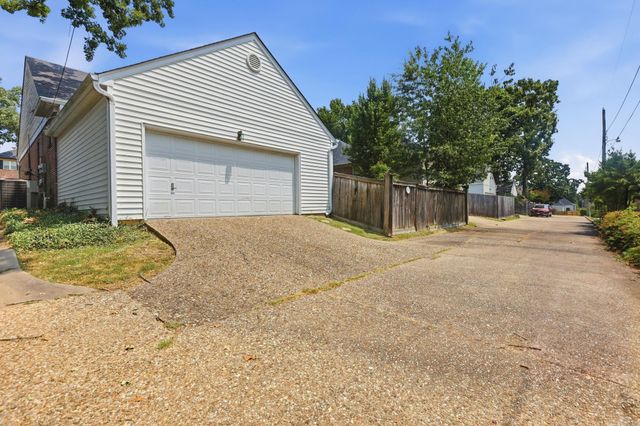 7 Carrollton Ct Court, Little Rock, AR 72211