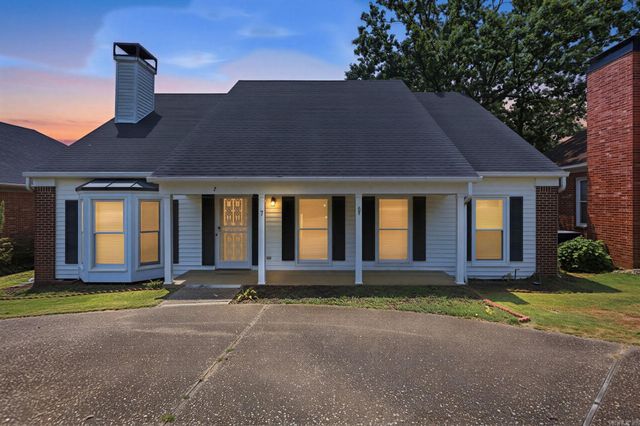 7 Carrollton Ct Court, Little Rock, AR 72211