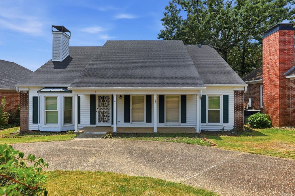 7 Carrollton Ct Court, Little Rock, AR 72211
