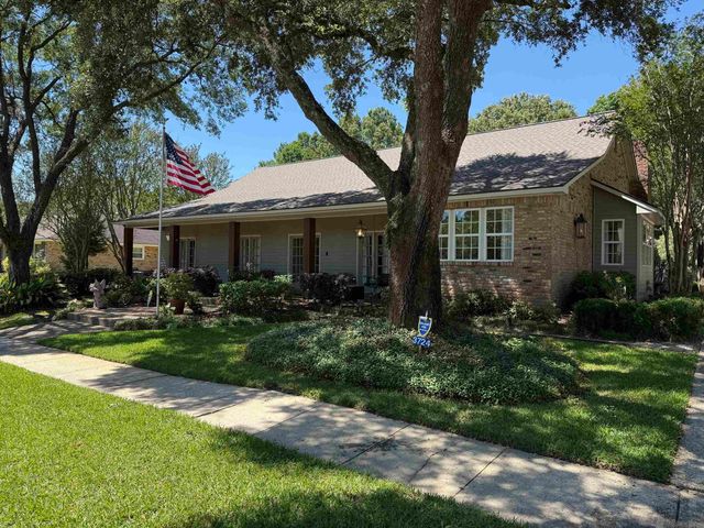 3724 Lake Laberge Ct, Baton Rouge, LA 70816