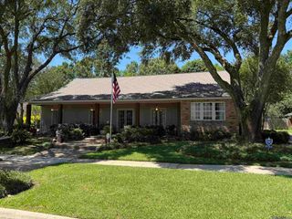 3724 Lake Laberge Ct, Baton Rouge, LA 70816