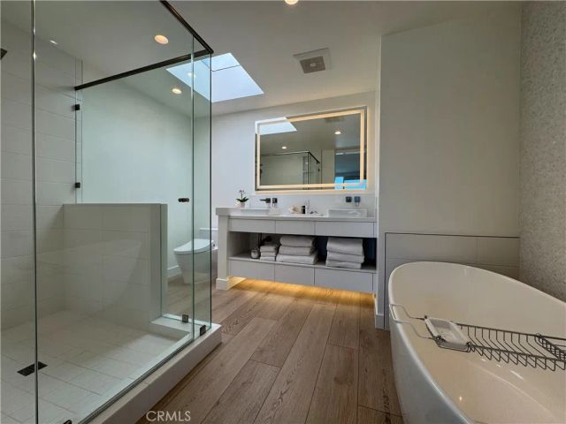 3981 Warner Avenue, Huntington Beach, CA 92649