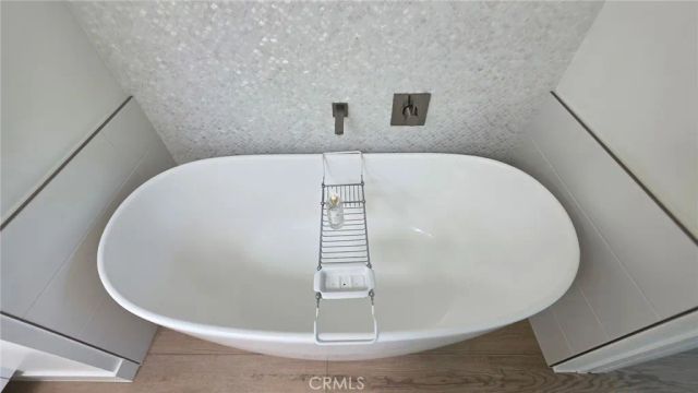 3981 Warner Avenue, Huntington Beach, CA 92649