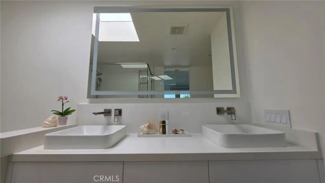3981 Warner Avenue, Huntington Beach, CA 92649