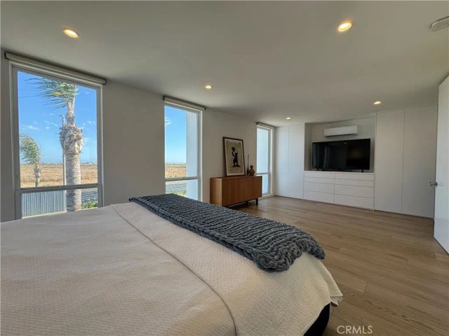 3981 Warner Avenue, Huntington Beach, CA 92649