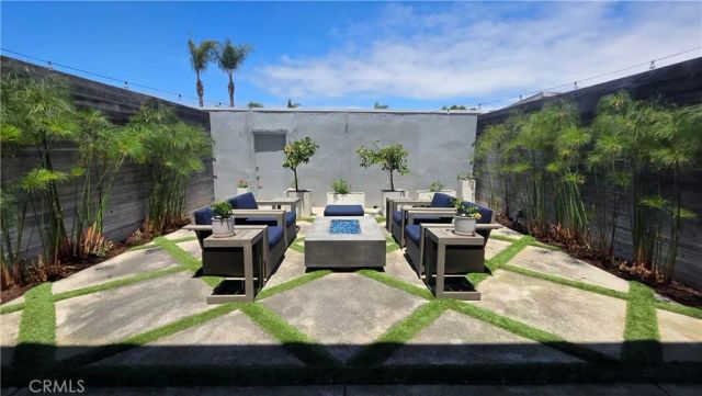 3981 Warner Avenue, Huntington Beach, CA 92649