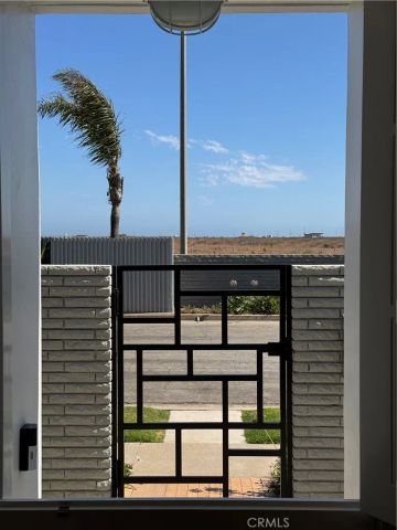 3981 Warner Avenue, Huntington Beach, CA 92649