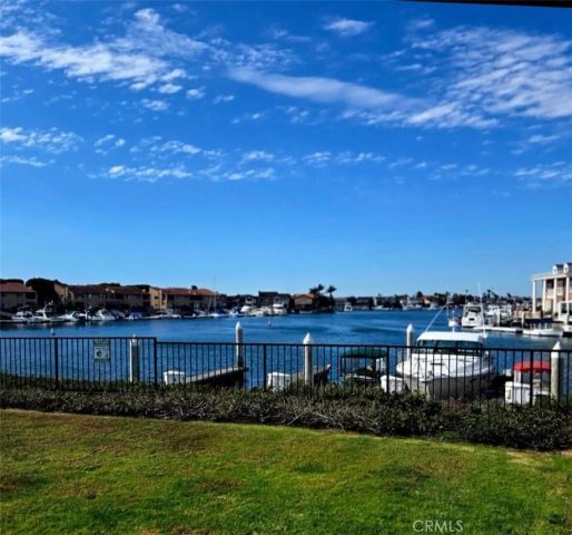 3981 Warner Avenue, Huntington Beach, CA 92649