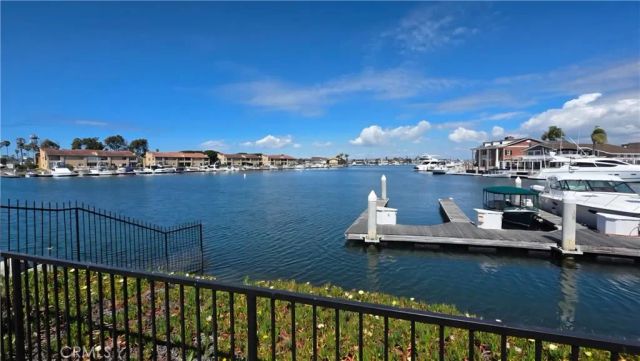 3981 Warner Avenue, Huntington Beach, CA 92649