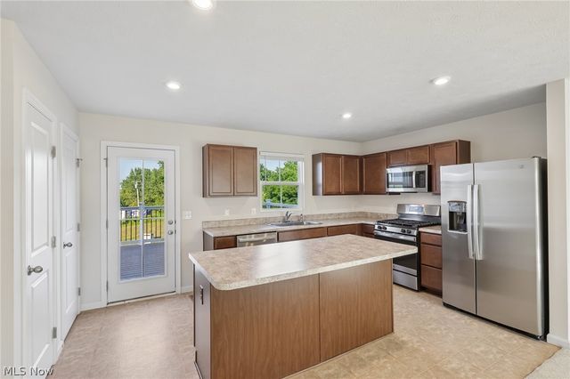 248 Captain Trail, Seville, OH 44273