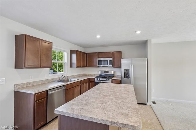 248 Captain Trail, Seville, OH 44273