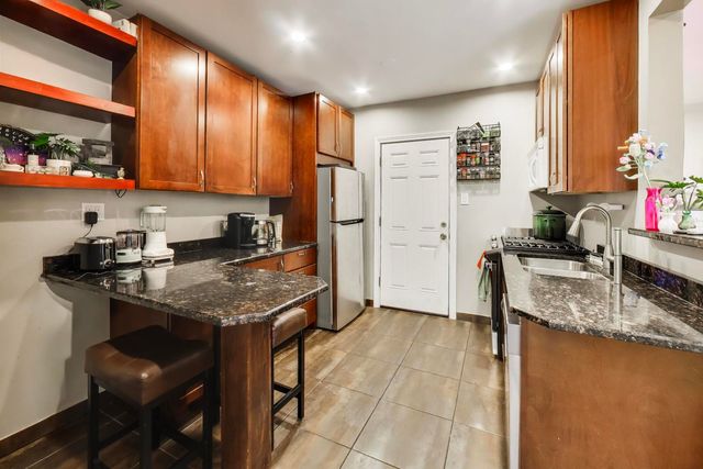 1106 W Montana Street 1, Chicago, IL 60614