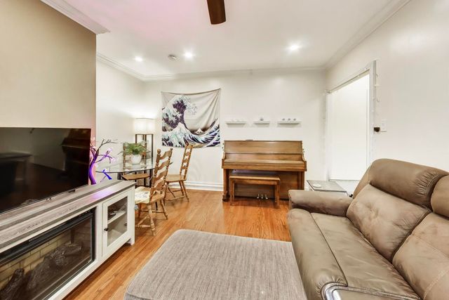 1106 W Montana Street 1, Chicago, IL 60614