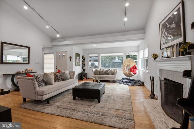 7902 ROCTON AVE, Chevy Chase, MD 20815