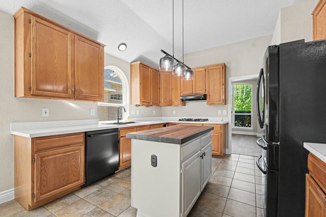 607 Grimsworth Court, Allen, TX 75002