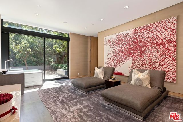 3350 Stone Ridge Lane, Los Angeles, CA 90077