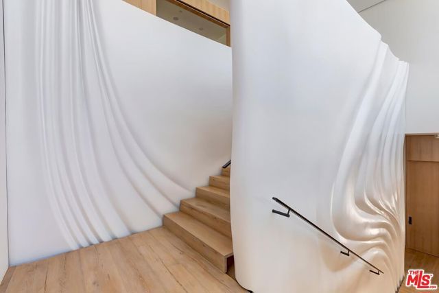 3350 Stone Ridge Lane, Los Angeles, CA 90077