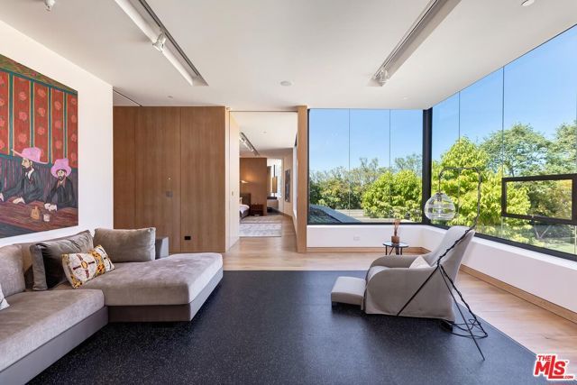 3350 Stone Ridge Lane, Los Angeles, CA 90077