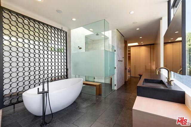 3350 Stone Ridge Lane, Los Angeles, CA 90077