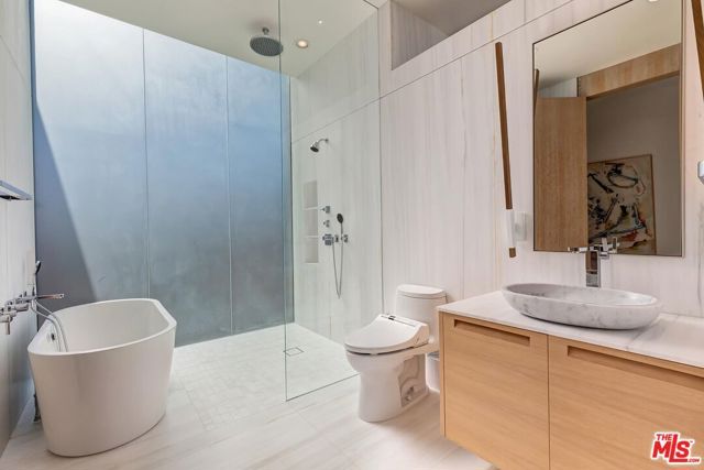 3350 Stone Ridge Lane, Los Angeles, CA 90077