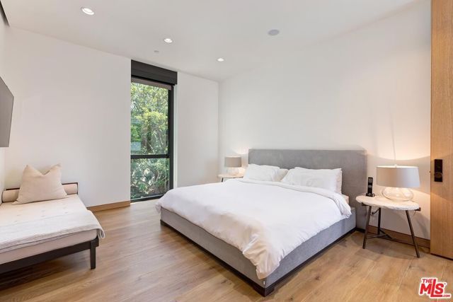 3350 Stone Ridge Lane, Los Angeles, CA 90077