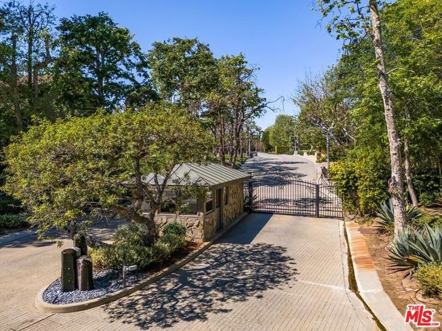 3350 Stone Ridge Lane, Los Angeles, CA 90077