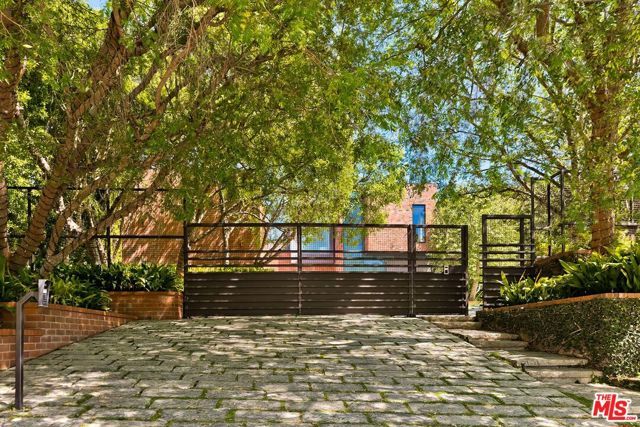 3350 Stone Ridge Lane, Los Angeles, CA 90077