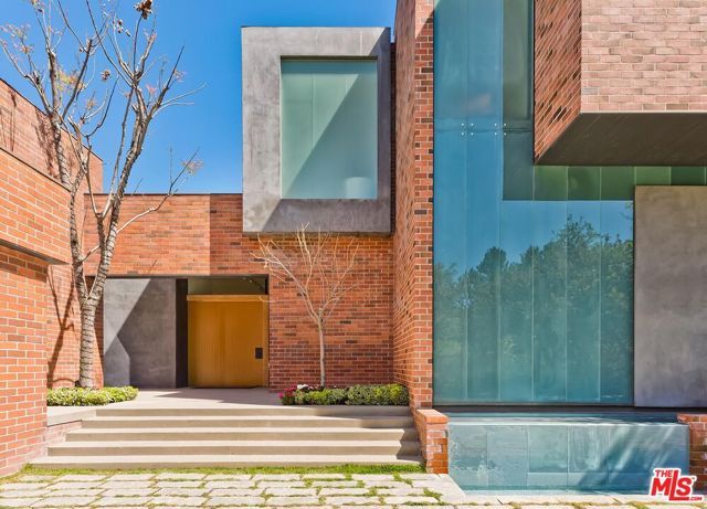 3350 Stone Ridge Lane, Los Angeles, CA 90077