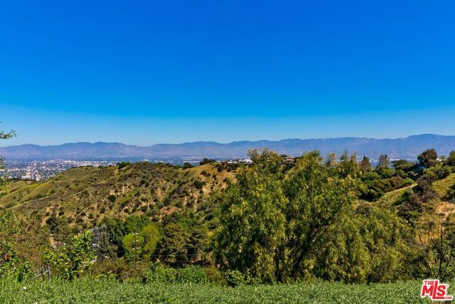 3350 Stone Ridge Lane, Los Angeles, CA 90077