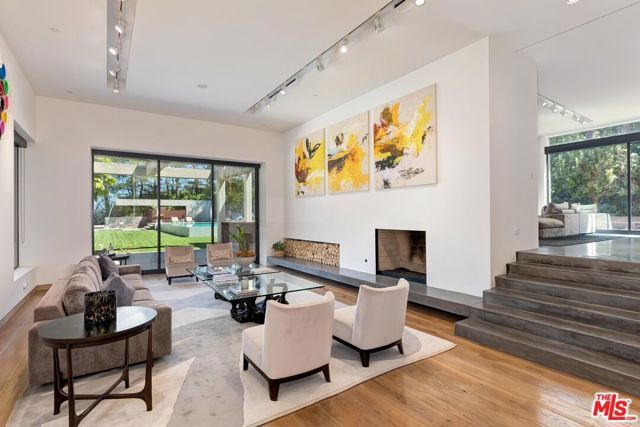 3350 Stone Ridge Lane, Los Angeles, CA 90077