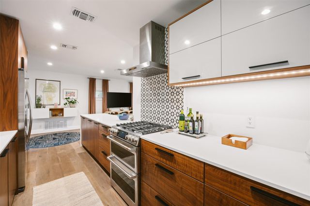 1803 Alguno RD, Austin, TX 78757
