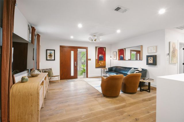 1803 Alguno RD, Austin, TX 78757