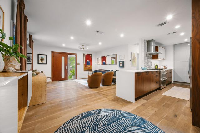 1803 Alguno RD, Austin, TX 78757