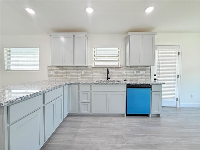 2905 SW Lovely Lane, Bentonville, AR 72713