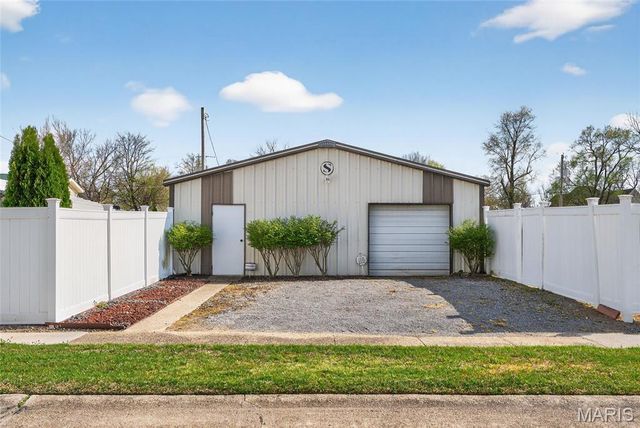 303 Dorothy Street, Sikeston, MO 63801