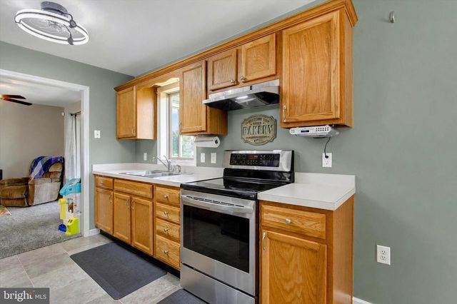 1017 RAILROAD LN, Orrtanna, PA 17353