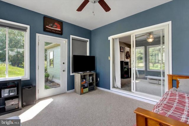 1017 RAILROAD LN, Orrtanna, PA 17353